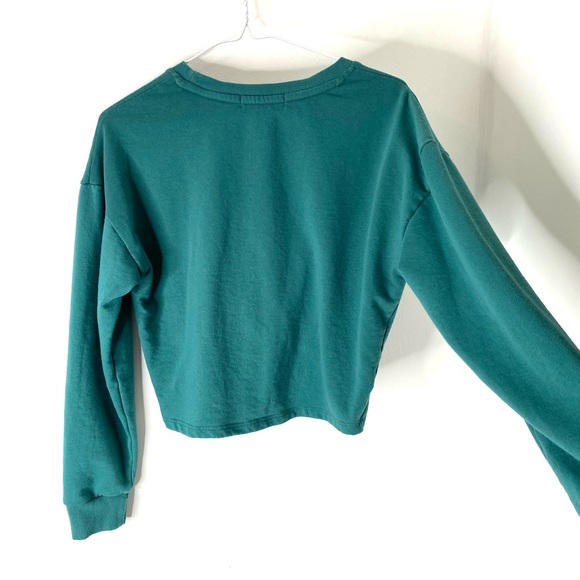 Green Butterfly Graphic Knotted Crop Sweatshirt - Picture 6 of 8
